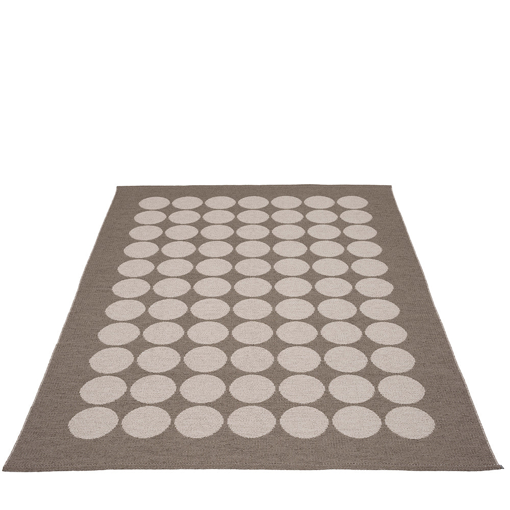 Hugo Walnut/ Linen