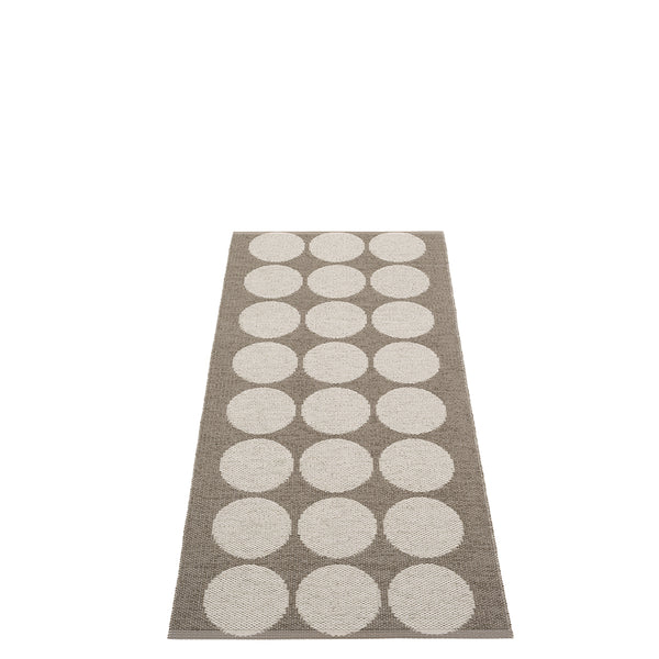 Hugo Walnut/ Linen
