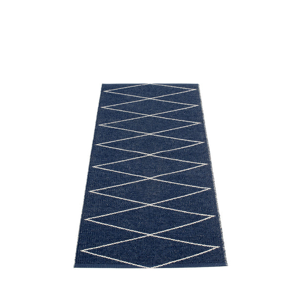 Max Darkblue/ V